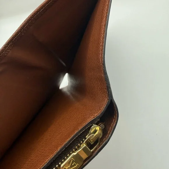 Louis Vuitton Wallet - Picture 9 of 15